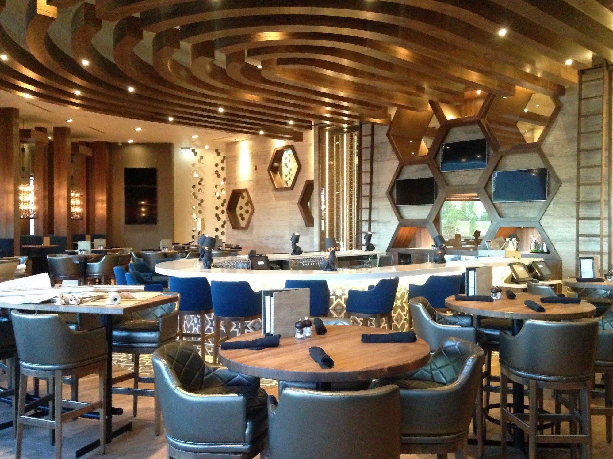 Hotel Sandman Airport